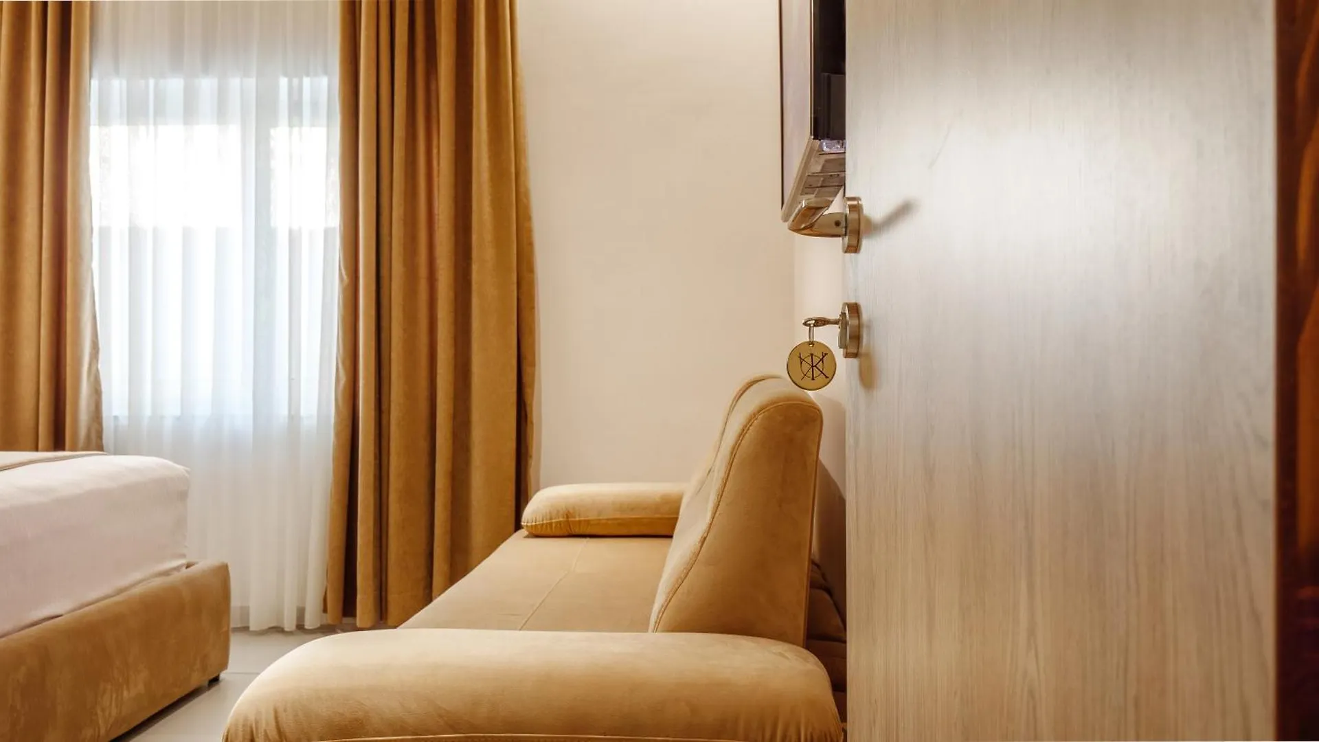 Kronos Hotel Sarandë 0*,